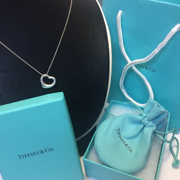 🛑SOLD🛑Tiffany & Co Elsa Peretti Heart Necklace - Picture 2 of 5